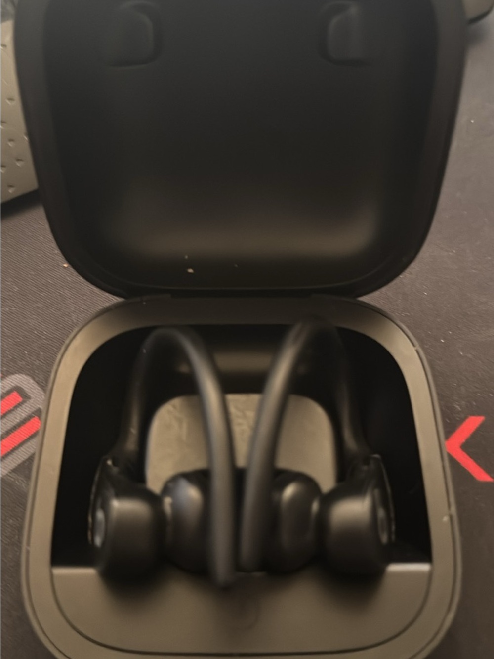 Beat Wireless Earbuds with Charging Case - Black